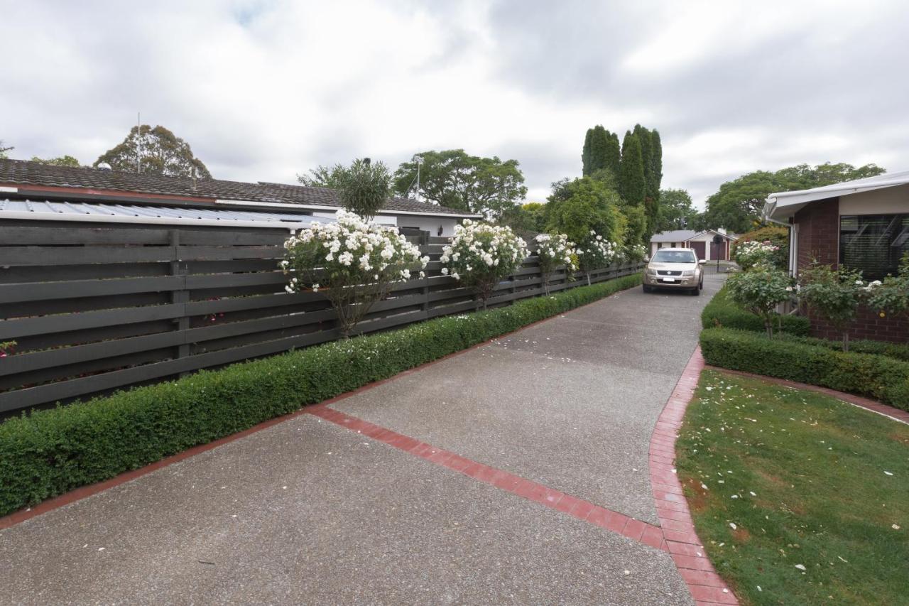 Quiet Boutique Generous Breakfast Hotel Palmerston North Exterior photo